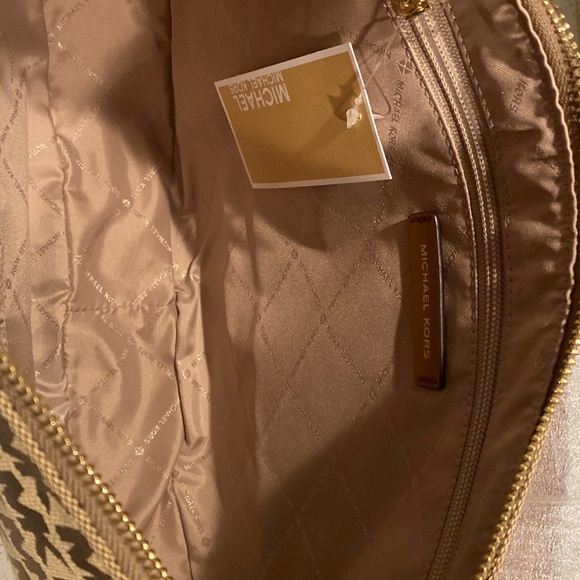 NWT Michael Kors Bedford Shoulder Bag - Picture 7 of 9